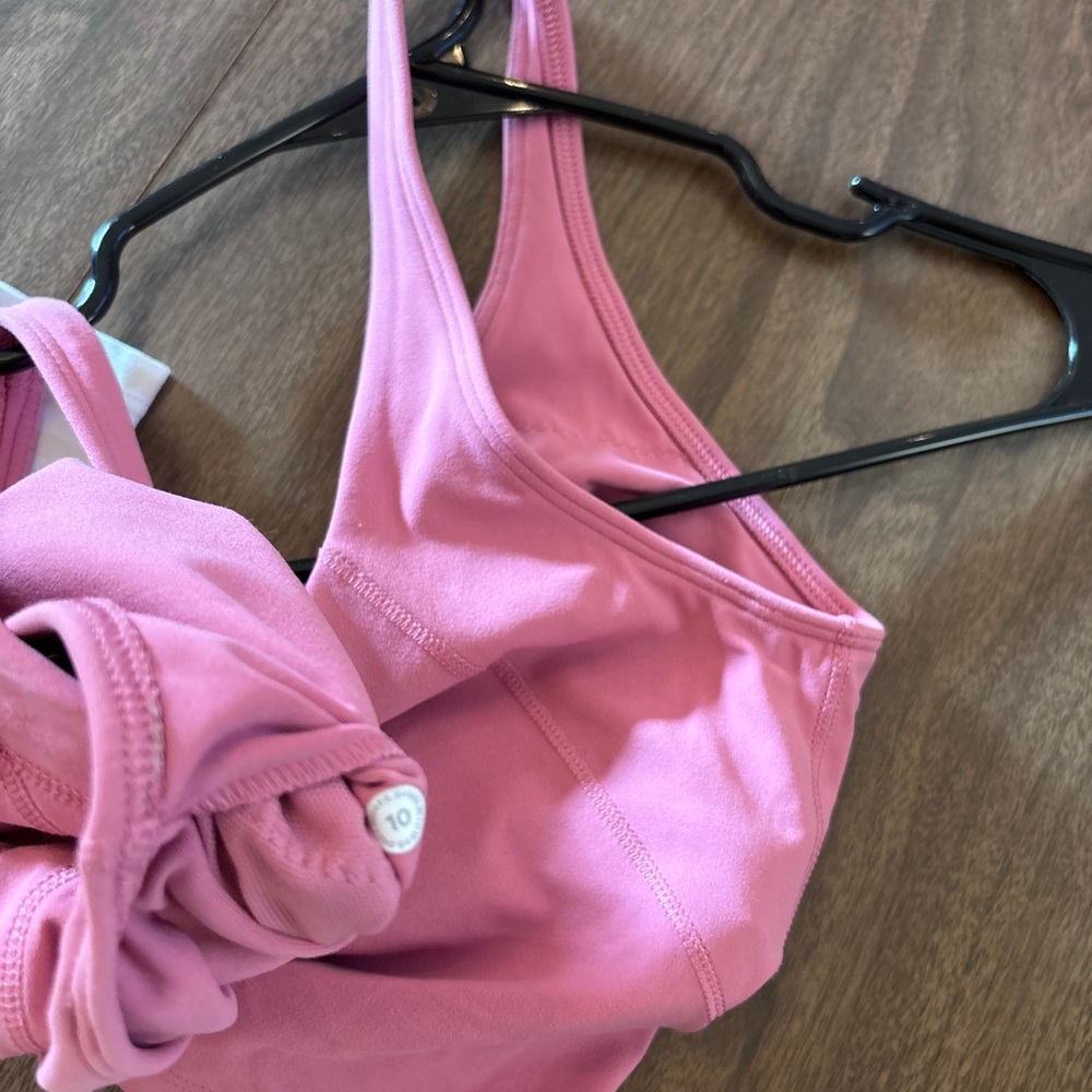 Lulu crop tank size 10 pink - Picture 7 of 7